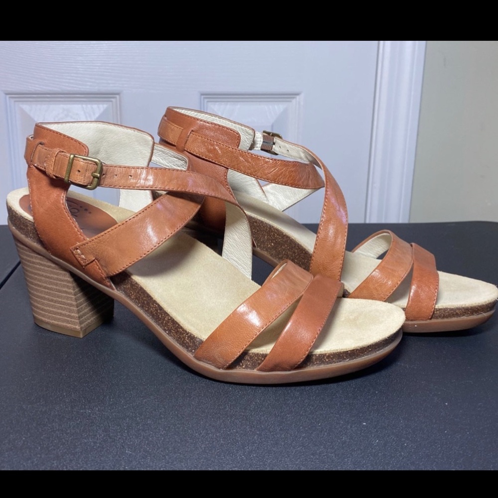 NEW Comfy- ABEO Leather Strappy Sandals- Biana